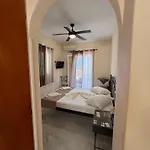 Paradise Garden Paros 아파트 *